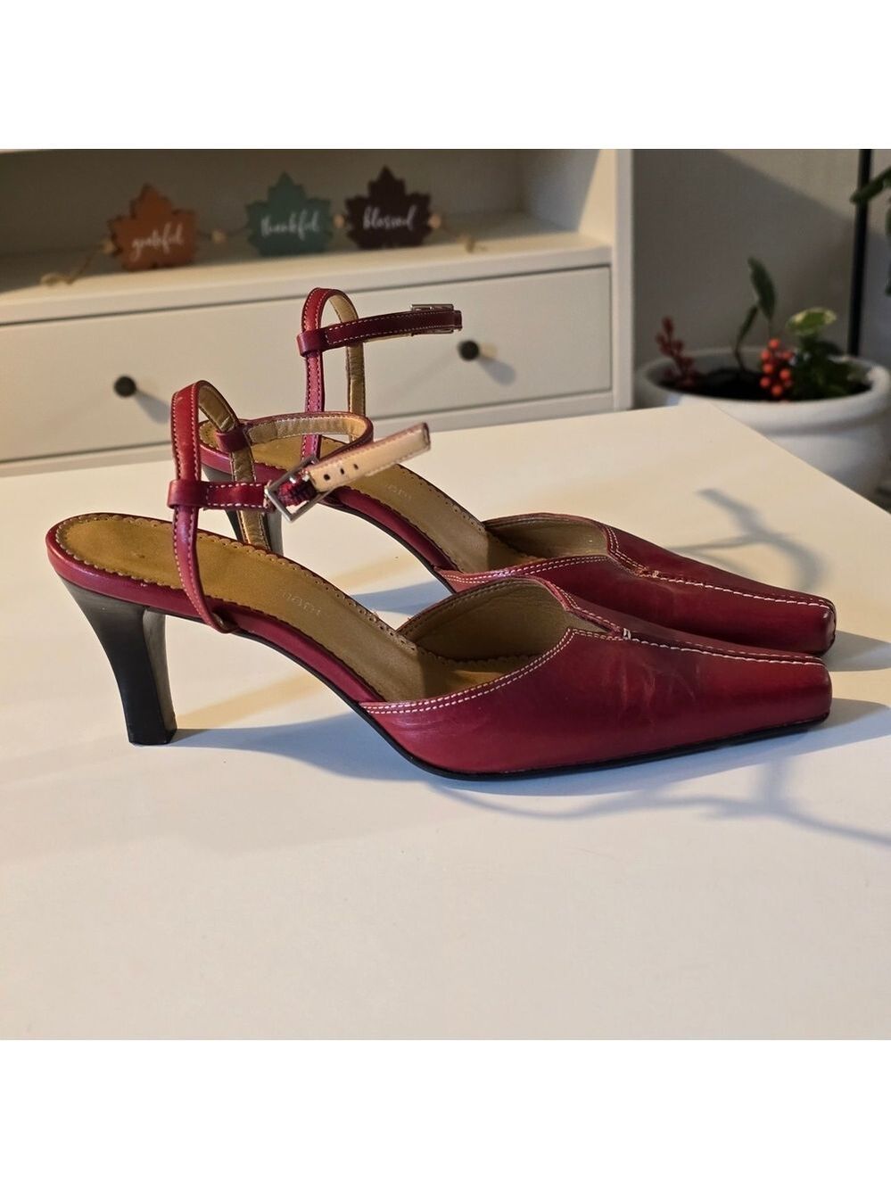 Vintage Gianni Fermani Elegant Red Leather Women's Strappy Heels - Picture 3 of 7